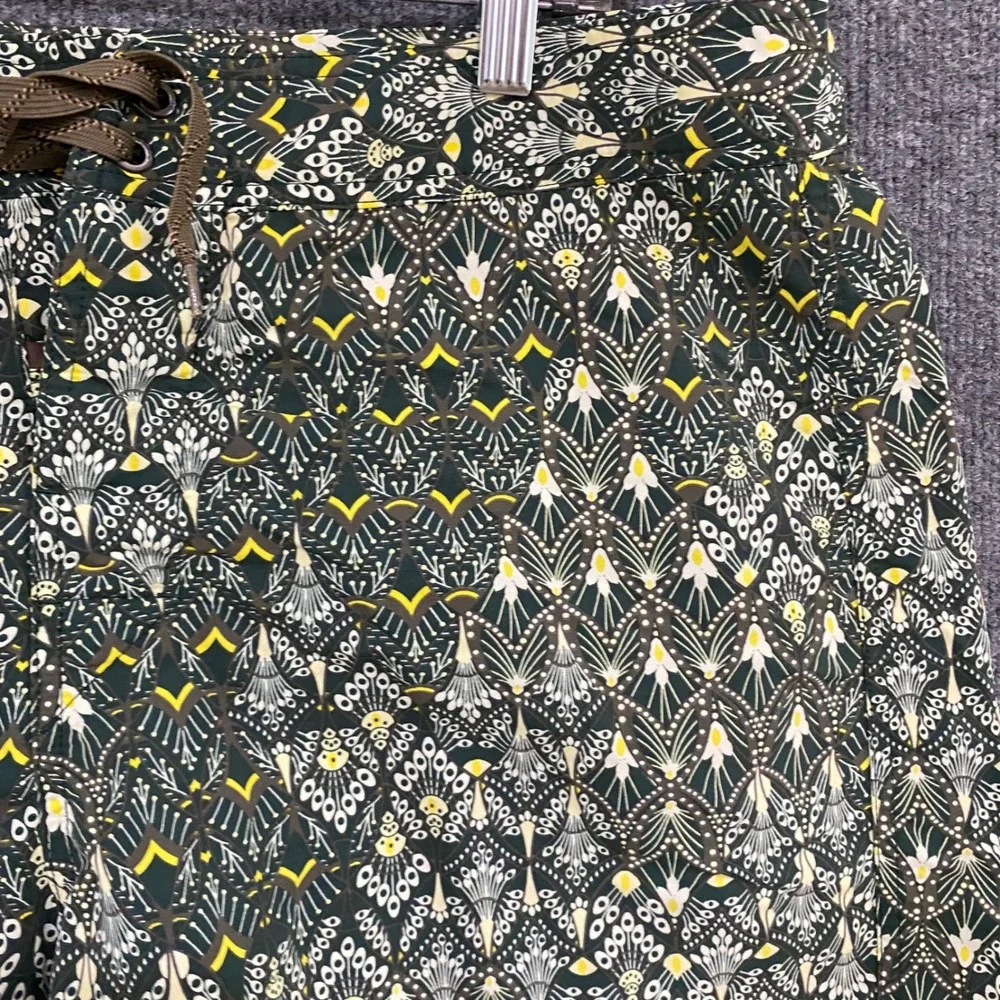 Patagonia Mens 36 Green Yellow Geometric Fan Print Board Shorts Swim Trunks